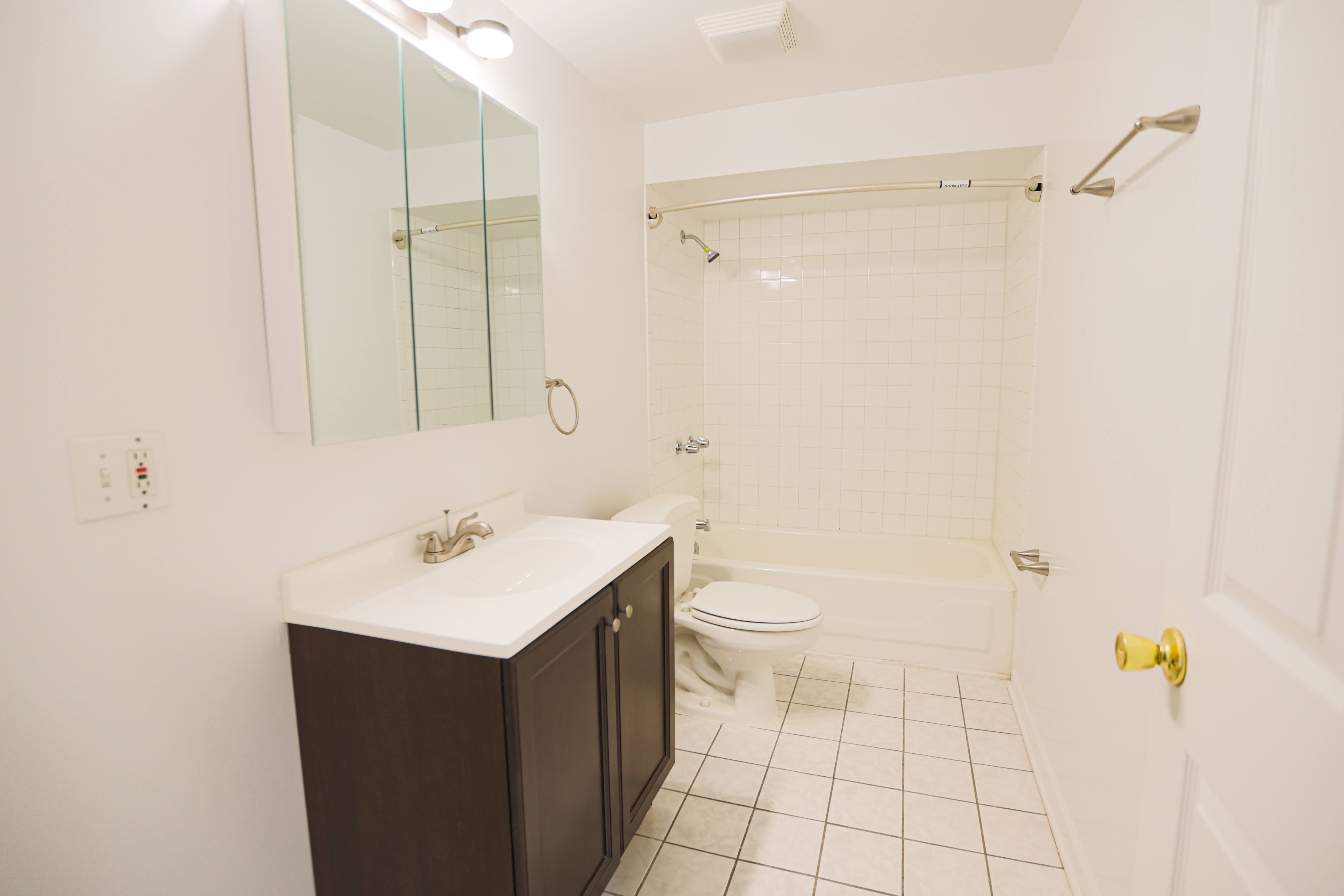3540 N. Janssen Ave. 3540 N. Janssen Ave., Chicago, IL 60657 Lake View - Leasing by Cross Street
